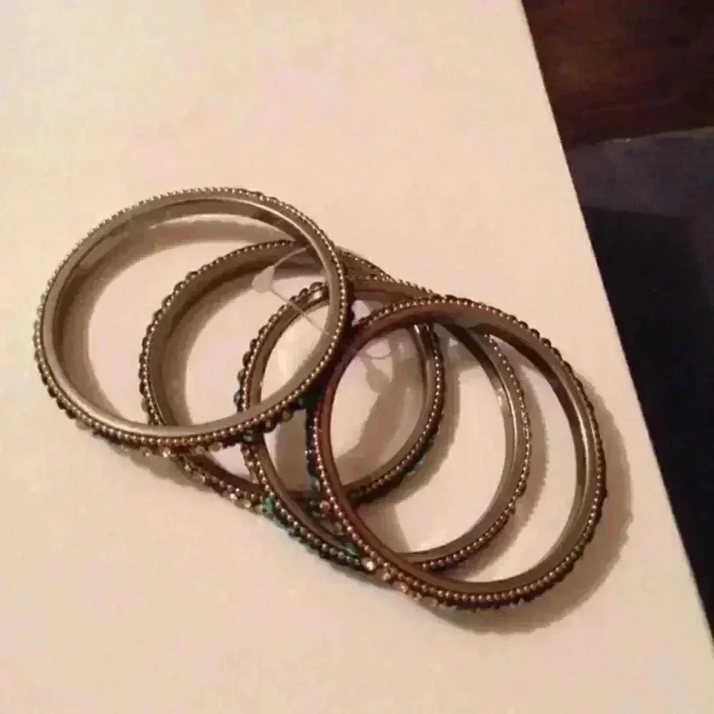 Multi color bangles can wear with any outfit - Picture 2 of 3